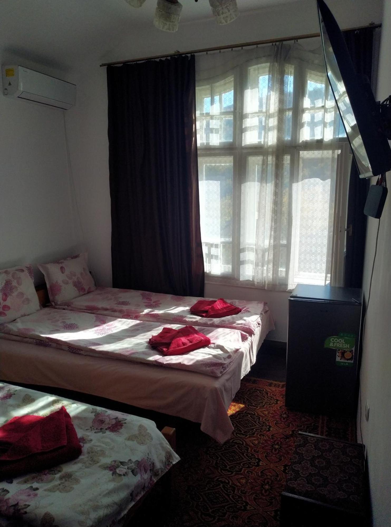 Mercury Guest House Veliko Tarnovo Buitenkant foto