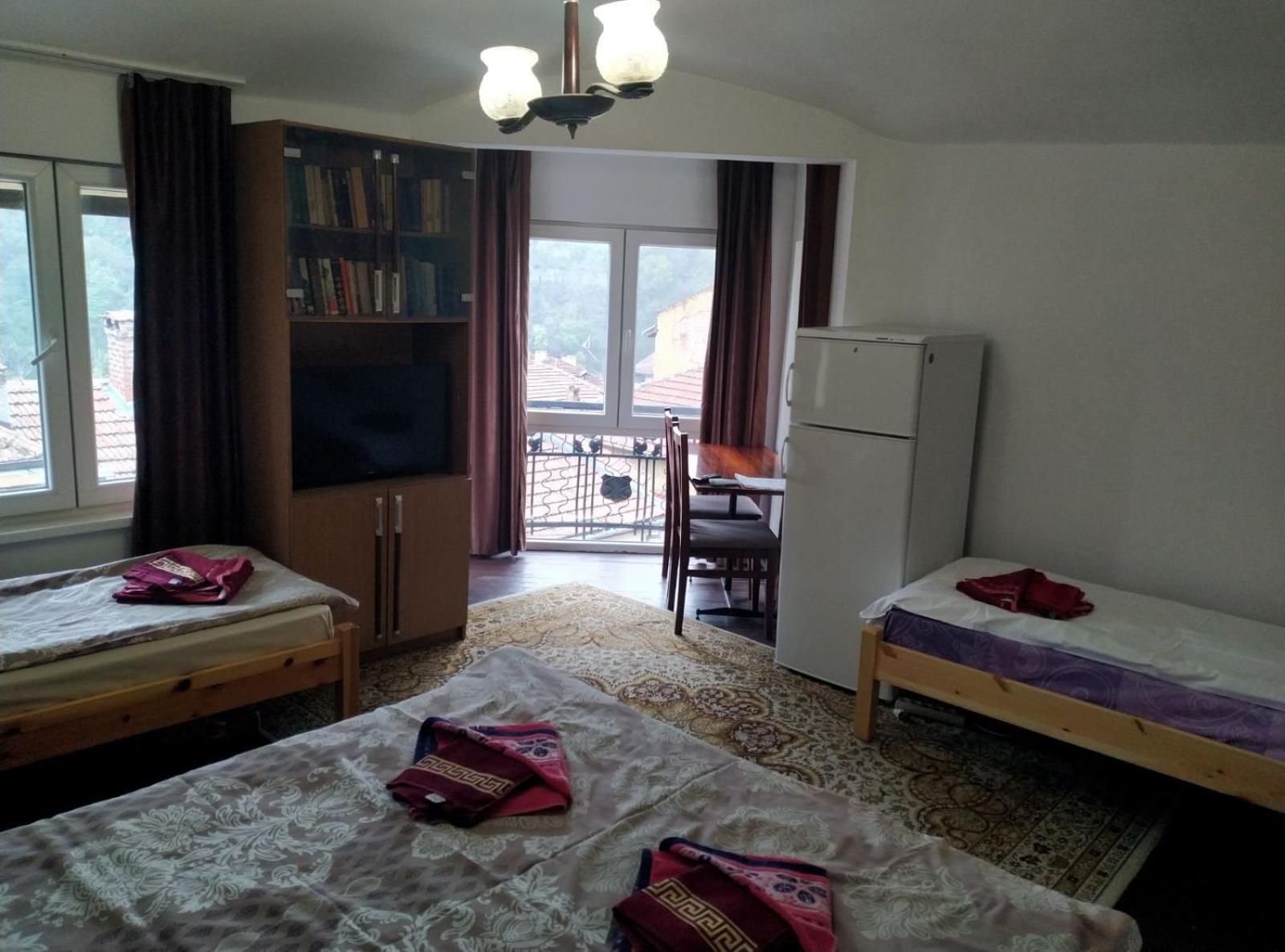 Mercury Guest House Veliko Tarnovo Buitenkant foto