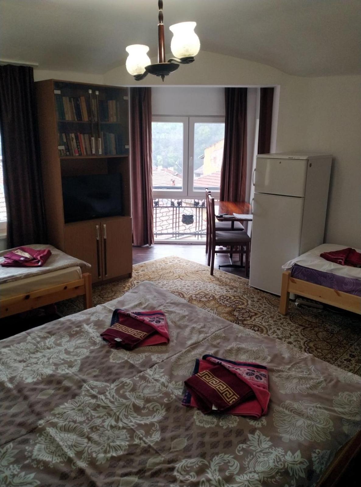 Mercury Guest House Veliko Tarnovo Buitenkant foto